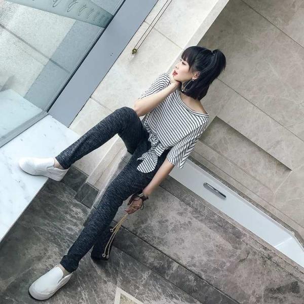 レディース　スリム　薄め　アンクルパンツ　半端丈　クロップド　ストレート　ボトムス　カジュアル　キュート　可愛い　フェミニン　きれいめ　おしゃれ　お出かけ　デイリー　オフィス　普段着　グレー　S　M　L　サイズ　送料無料