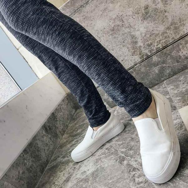 レディース　スリム　薄め　アンクルパンツ　半端丈　クロップド　ストレート　ボトムス　カジュアル　キュート　可愛い　フェミニン　きれいめ　おしゃれ　お出かけ　デイリー　オフィス　普段着　グレー　S　M　L　サイズ　送料無料