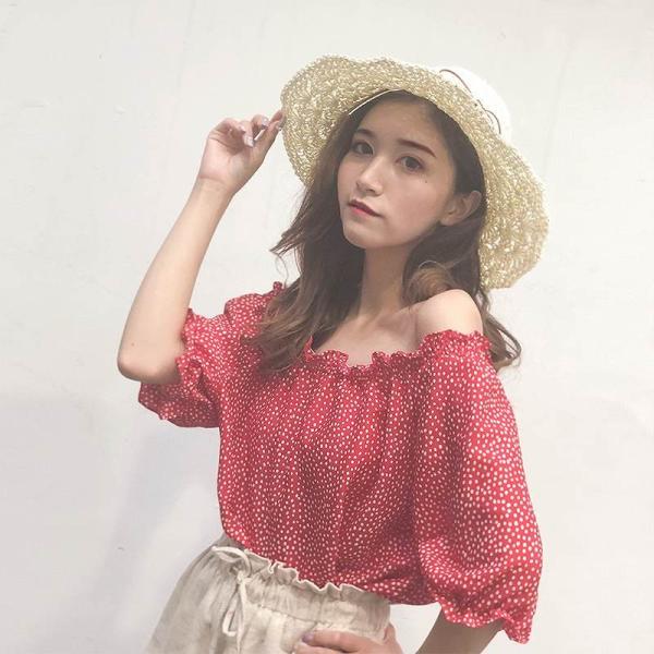 レディース　ブラウス　肩出し　肩見せ　オフショルダー　パフスリーブ　ドット　水玉　半袖　トップス　カジュアル　キュート　可愛い　フェミニン　きれいめ　エレガント　おしゃれ　お出かけ　オフィス　デート　デイリー　レッド　ホワイト　フリーサイズ　送料無料
