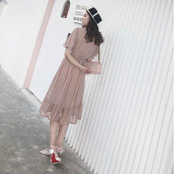 レディース　ワンピース　ストライプ　ぺプラムスカート　ミディ丈　半袖　ハイウエスト　スカート　カジュアル　キュート　可愛い　フェミニン　きれいめ　上品　エレガント　おしゃれ　お出かけ　お呼ばれ　フリーサイズ　ワンサイズ　送料無料