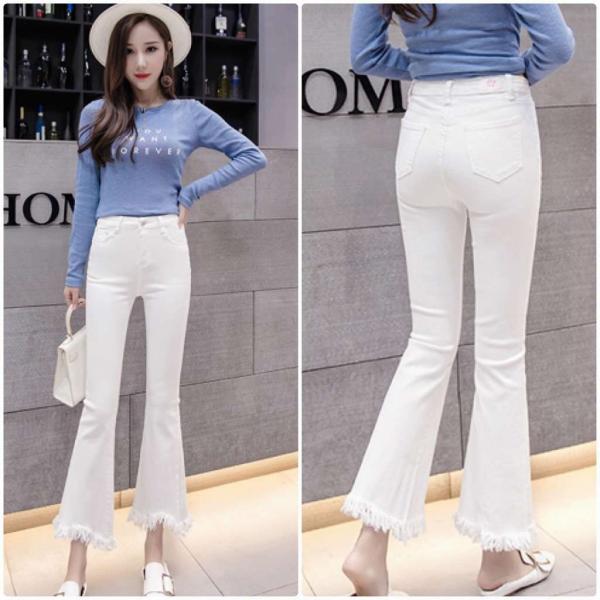 レディース　クロップドパンツ　半端丈　ブーツカット　ベルボトム　スリム　タイト　ボトムス　カジュアル　キュート　可愛い　フェミニン　きれいめ　エレガント　おしゃれ　お出かけ　オフィス　デイリー　普段着　ブラック　ホワイト　S　M　L　XL　サイズ　送料無料