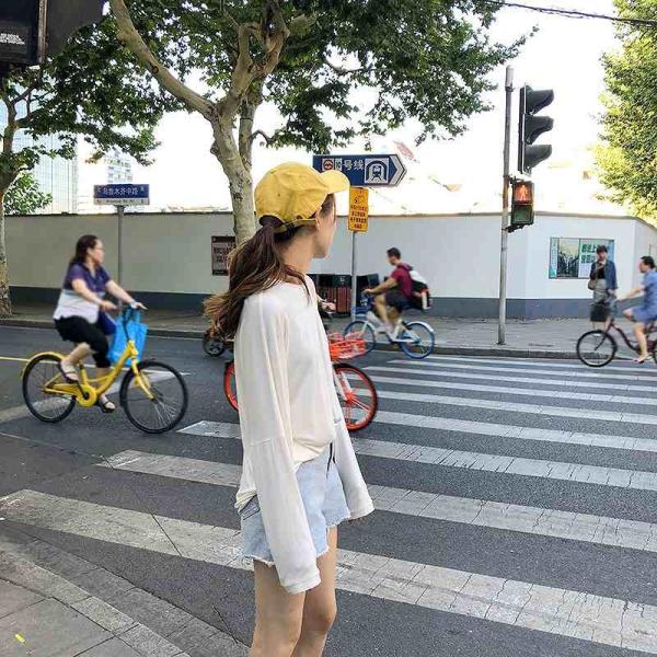 レディース　Tシャツ　長袖　ラウンドネック　ロングTシャツ　ロンT　トップス　カジュアル　キュート　大人　可愛い　フェミニン　おしゃれ　お出かけ　普段着　デイリー　オレンジ　ホワイト　ピンク　グリーン　イエロー　ブルー　ブラック　フリーサイズ　送料無料