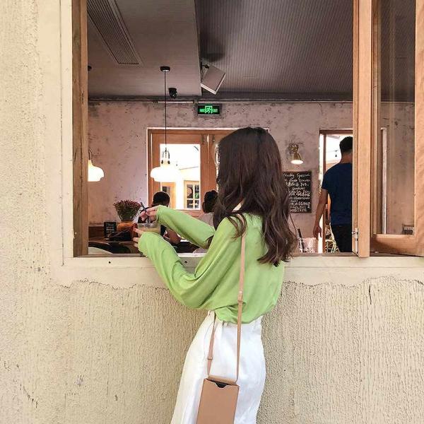 レディース　Tシャツ　長袖　ラウンドネック　ロングTシャツ　ロンT　トップス　カジュアル　キュート　大人　可愛い　フェミニン　おしゃれ　お出かけ　普段着　デイリー　オレンジ　ホワイト　ピンク　グリーン　イエロー　ブルー　ブラック　フリーサイズ　送料無料