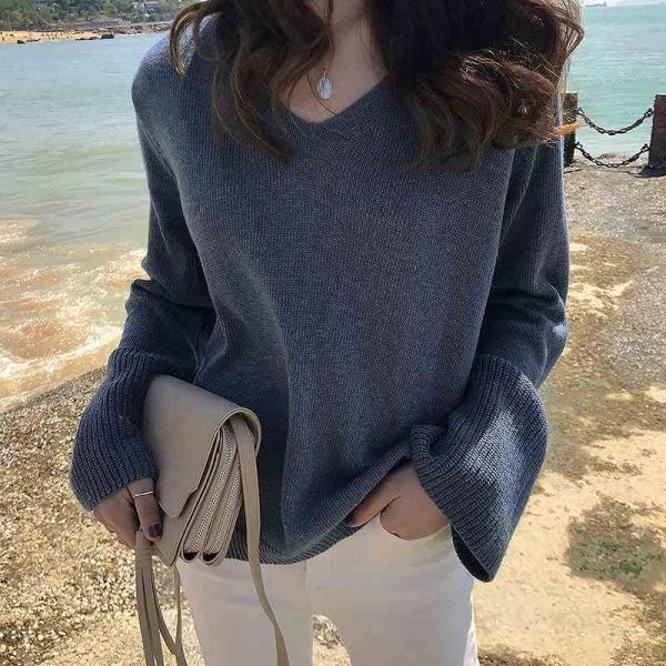 レディース　ニット　Vネック　フレアスリーブ　セーター　長袖　シンプル　ゆったり　トップス　カジュアル　キュート　大人　可愛い　フェミニン　おしゃれ　お出かけ　オフィス　デイリー　普段着　ブルー　ベージュ　フリーサイズ　送料無料