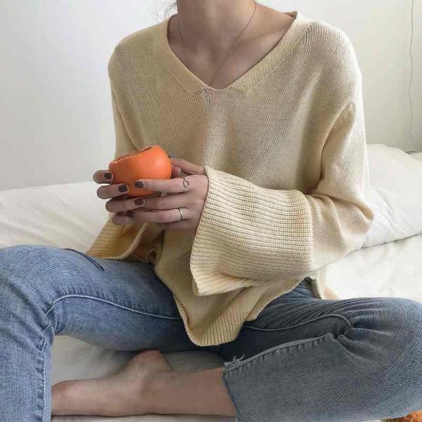 レディース　ニット　Vネック　フレアスリーブ　セーター　長袖　シンプル　ゆったり　トップス　カジュアル　キュート　大人　可愛い　フェミニン　おしゃれ　お出かけ　オフィス　デイリー　普段着　ブルー　ベージュ　フリーサイズ　送料無料