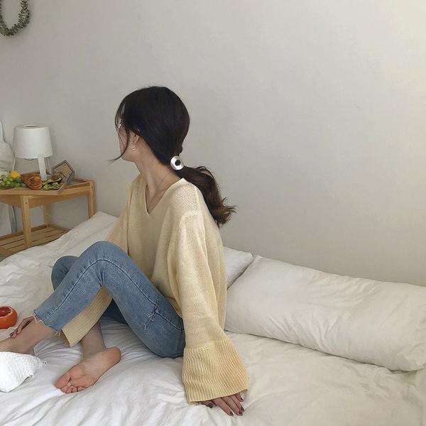 レディース　ニット　Vネック　フレアスリーブ　セーター　長袖　シンプル　ゆったり　トップス　カジュアル　キュート　大人　可愛い　フェミニン　おしゃれ　お出かけ　オフィス　デイリー　普段着　ブルー　ベージュ　フリーサイズ　送料無料