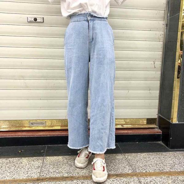 レディース　デニム　ワイドレッグパンツ　ハイウエスト　アンクルパンツ　クロップドパンツ　半端丈　ボトムス　カジュアル　キュート　可愛い　フェミニン　きれいめ　おしゃれ　お出かけ　オフィス　デイリー　普段着　ライトブルー　ブルー　S　M　L　サイズ　送料無料