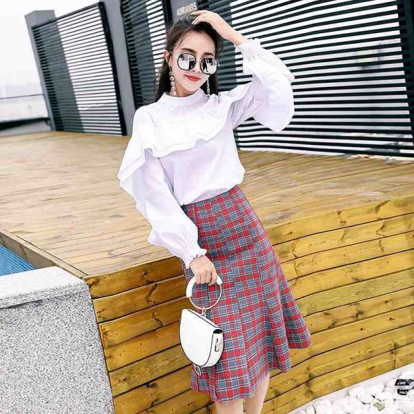レディース　上下2点セット　フレアスカート　チェック柄　ブラウス　フリル　長袖　タイト　スリム　カジュアル　キュート　可愛い　フェミニン　きれいめ　上品　エレガント　おしゃれ　お出かけ　デイリー　お呼ばれ　ホワイト　ブルー　M　L　XL　サイズ　送料無料