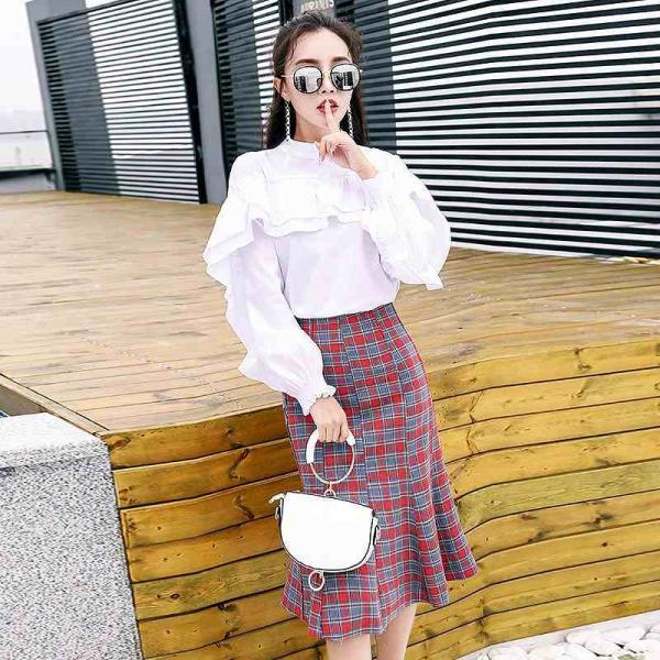 レディース　上下2点セット　フレアスカート　チェック柄　ブラウス　フリル　長袖　タイト　スリム　カジュアル　キュート　可愛い　フェミニン　きれいめ　上品　エレガント　おしゃれ　お出かけ　デイリー　お呼ばれ　ホワイト　ブルー　M　L　XL　サイズ　送料無料