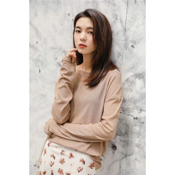 レディース　Tシャツ　ラウンドネック　長袖　無地　シンプル　ロングTシャツ　ロンT　トップス　カジュアル　キュート　大人　可愛い　フェミニン　おしゃれ　お出かけ　普段着　デイリー　ブラック　ピンク　カーキ　イエロー　フリーサイズ　ワンサイズ　送料無料