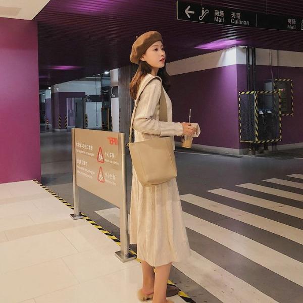 レディース　ツーピースドレス　ニット　長袖セーター　ロングスカート　無地　ゆったり　カジュアル　大人可愛い　フェミニン　オフィス　お出かけ　デート　デイリー　ベージュ　レッド　キャメル　フリーサイズ　送料無料