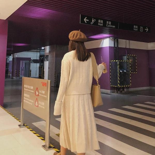 レディース　ツーピースドレス　ニット　長袖セーター　ロングスカート　無地　ゆったり　カジュアル　大人可愛い　フェミニン　オフィス　お出かけ　デート　デイリー　ベージュ　レッド　キャメル　フリーサイズ　送料無料