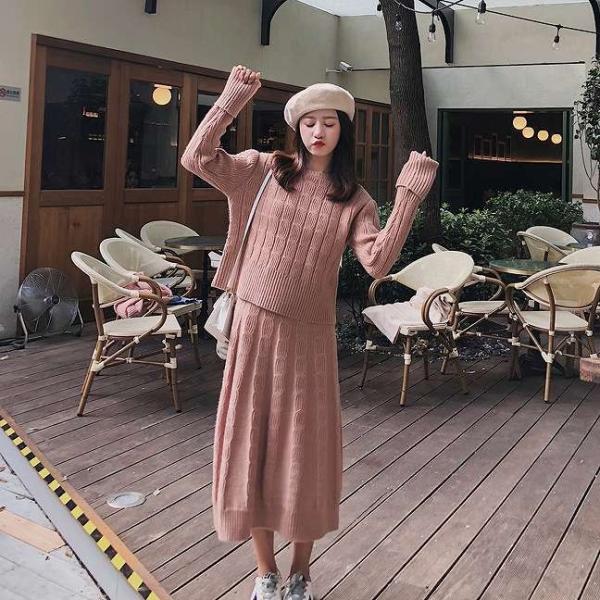 レディース　ツーピースドレス　ニット　長袖セーター　ロングスカート　無地　ゆったり　カジュアル　大人可愛い　フェミニン　オフィス　お出かけ　デート　デイリー　ベージュ　レッド　キャメル　フリーサイズ　送料無料