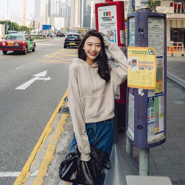 レディース　トップス　プルオーバー　パーカー　フード付き　無地　ゆったり　カジュアル　大人可愛い　フェミニン　お出かけ　デート　デイリー　ベージュ　S　M　L　XL　送料無料