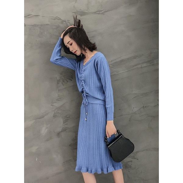 レディース　上下2点セット　ニットセーター　カットソー　ニットスカート　フレア　フリル　Vネック　長袖　カジュアル　キュート　可愛い　フェミニン　きれいめ　上品　エレガント　おしゃれ　お出かけ　オフィス　お呼ばれ　ブルー　ブラック　パープル　送料無料