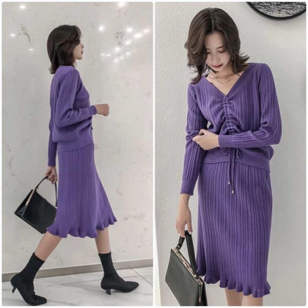 レディース　上下2点セット　ニットセーター　カットソー　ニットスカート　フレア　フリル　Vネック　長袖　カジュアル　キュート　可愛い　フェミニン　きれいめ　上品　エレガント　おしゃれ　お出かけ　オフィス　お呼ばれ　ブルー　ブラック　パープル　送料無料