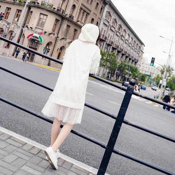 レディース　ワンピース　スウェットワンピ　フード付き　レース　フレアスリーブ　透け感　透け素材　ミディ丈　長袖　カジュアル　キュート　可愛い　フェミニン　きれいめ　上品　エレガント　おしゃれ　お出かけ　お呼ばれ　ホワイト　S　M　L　サイズ　送料無料