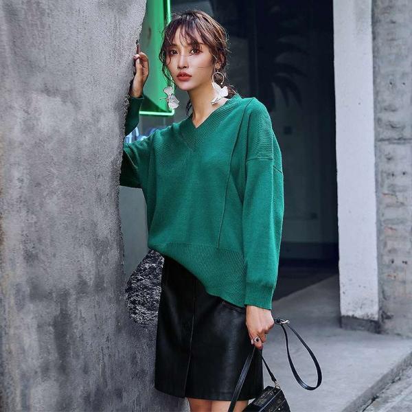 レディース　ニット　セーター　Vネック　長袖　シンプル　ゆったり　オーバーサイズ　トップス　秋　冬　カジュアル　キュート　大人　可愛い　フェミニン　おしゃれ　お出かけ　オフィス　デイリー　普段着　グリーン　ブラック　レッド　S　M　サイズ　送料無料