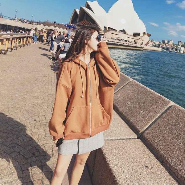 レディース　パーカー　スウェット　フード付き　ゆったり　オーバーサイズ　無地　シンプル　長袖　トレーナー　トップス　カジュアル　キュート　大人　可愛い　フェミニン　おしゃれ　デイリー　普段着　ベージュ　レッド　S　M　L　サイズ　送料無料