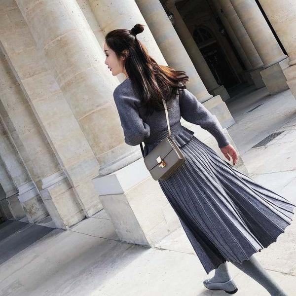 レディース　上下2点セット　Vネック　セーター　プリーツスカート　ミモレ丈　ハイウエスト　長袖　カジュアル　キュート　可愛い　フェミニン　きれいめ　上品　エレガント　おしゃれ　お出かけ　オフィス　お呼ばれ　ブラウン　ブラック　グレー　カーキ　送料無料