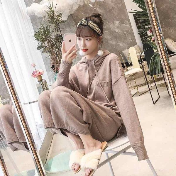 レディース　上下2点セット　ニット　パーカー　ワイドレッグパンツ　オーバーサイズ　長袖　カジュアル　キュート　可愛い　フェミニン　きれいめ　上品　エレガント　おしゃれ　お出かけ　オフィス　お呼ばれ　ブラック　ブルー　カーキ　フリーサイズ　送料無料