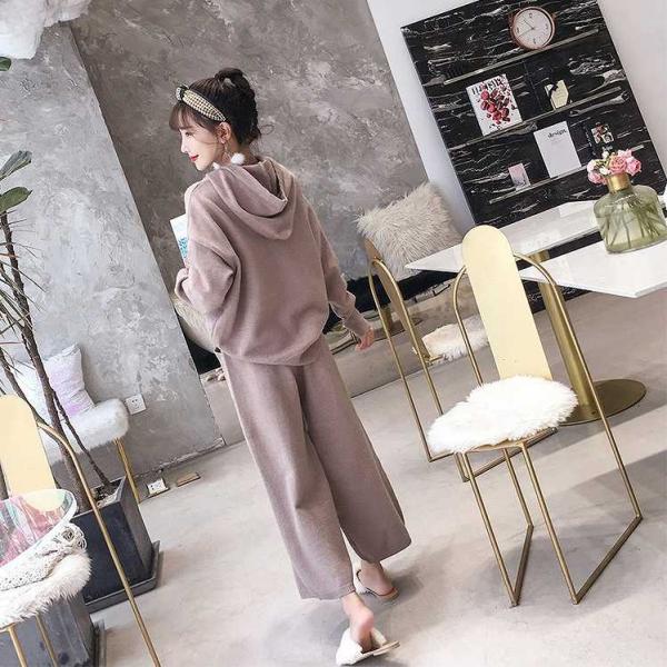 レディース　上下2点セット　ニット　パーカー　ワイドレッグパンツ　オーバーサイズ　長袖　カジュアル　キュート　可愛い　フェミニン　きれいめ　上品　エレガント　おしゃれ　お出かけ　オフィス　お呼ばれ　ブラック　ブルー　カーキ　フリーサイズ　送料無料