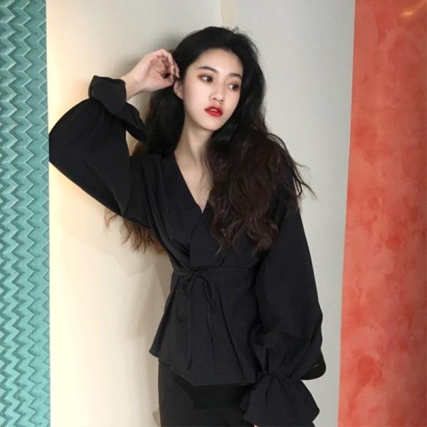 レディース　ブラウス　シャツ　キャンディスリーブ　オーバーサイズ　ゆったり　長袖　トップス　カジュアル　キュート　可愛い　フェミニン　きれいめ　上品　エレガント　おしゃれ　お出かけ　オフィス　デート　デイリー　ブラック　ベージュ　フリーサイズ　送料無料