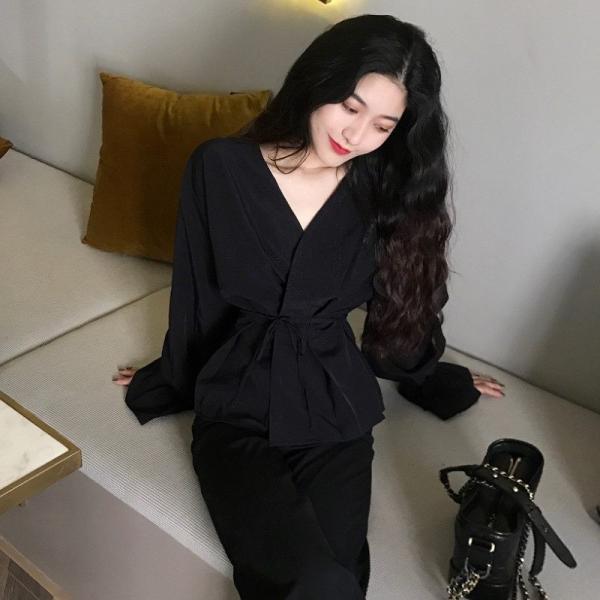 レディース　ブラウス　シャツ　キャンディスリーブ　オーバーサイズ　ゆったり　長袖　トップス　カジュアル　キュート　可愛い　フェミニン　きれいめ　上品　エレガント　おしゃれ　お出かけ　オフィス　デート　デイリー　ブラック　ベージュ　フリーサイズ　送料無料