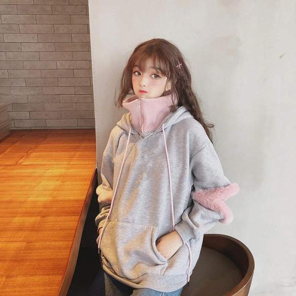 レディース　パーカー　スウェット　ハイネック　フード付き　オーバーサイズ　ゆったり　プルオーバー　長袖　トレーナー　トップス　カジュアル　キュート　大人　可愛い　大人女子　フェミニン　おしゃれ　デイリー　普段着　グレー　フリーサイズ　送料無料