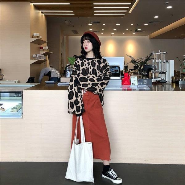 レディース　スウェット　ヒョウ柄　オーバーサイズ　ゆったり　プルオーバー　長袖　トレーナー　トップス　カジュアル　キュート　大人　可愛い　大人女子　フェミニン　おしゃれ　デイリー　普段着　ブラウン　グリーン　フリーサイズ　送料無料