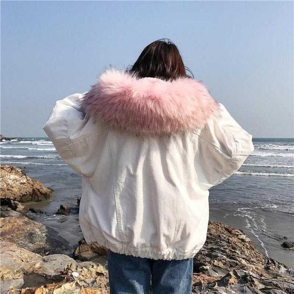 レディース　デニムジャケット　フード付き　裏ボア　エコファー　フェイクファー　ジージャン　アウター　秋　冬　カジュアル　長袖　キュート　大人　可愛い　フェミニン　きれいめ　おしゃれ　お出かけ　お呼ばれ　デイリー　普段着　ホワイト　M　L　サイズ　送料無料