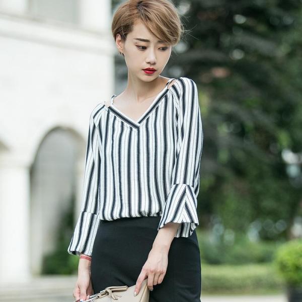 レディース　トップス　カットソー　Vネック　ラッパ袖　9分袖　きれいめ　ストライプ　カジュアル　キュート　大人可愛い　エレガント　オフィス　お出かけ　デート　デイリー　普段着　ブラック　グレー　M　L　XL　送料無料