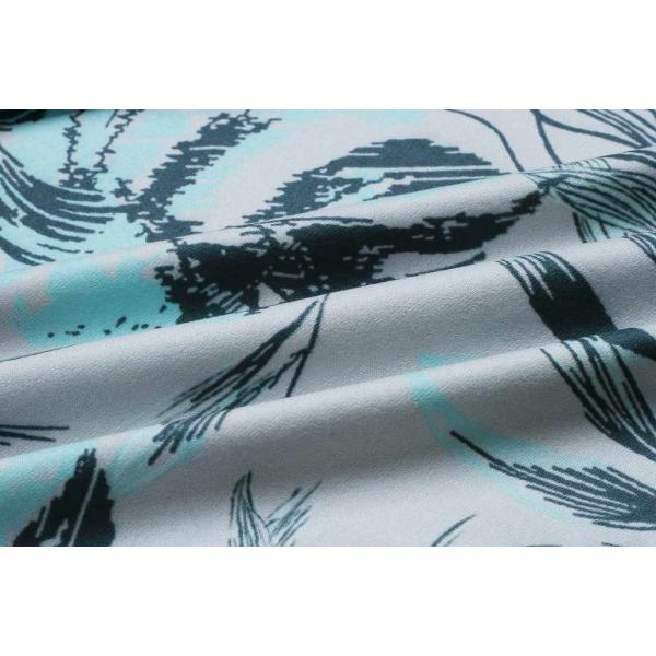 レディース　トップス　Tシャツ　カットソー　半袖　クルーネック　リーフ柄　プリント　総柄　カジュアル　大人可愛い　キュート　フェミニン　おしゃれ　デイリー　お出かけ　デート　ブルー　S　M　L　XL　送料無料