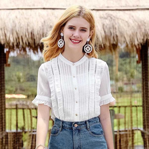 レディース　キャンディスリーブ　ボリュームスリーブ　レース　ブラウス　シャツ　半袖　春　夏　トップス　カジュアル　キュート　可愛い　フェミニン　きれいめ　上品　エレガント　おしゃれ　お出かけ　デイリー　普段着　ホワイト　S　M　L　XL　サイズ　送料無料