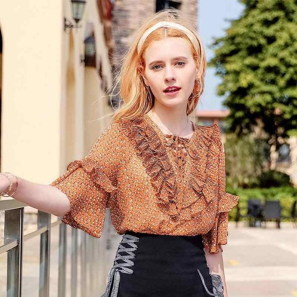 レディース　フレアスリーブ　ボリュームスリーブ　ブラウス　シャツ　レースアップ　半袖　春　夏　トップス　カジュアル　キュート　可愛い　フェミニン　きれいめ　上品　エレガント　おしゃれ　お出かけ　デイリー　普段着　ブラウン　S　M　L　XL　サイズ　送料無料