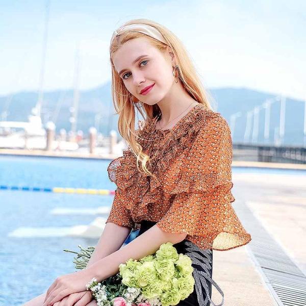 レディース　フレアスリーブ　ボリュームスリーブ　ブラウス　シャツ　レースアップ　半袖　春　夏　トップス　カジュアル　キュート　可愛い　フェミニン　きれいめ　上品　エレガント　おしゃれ　お出かけ　デイリー　普段着　ブラウン　S　M　L　XL　サイズ　送料無料