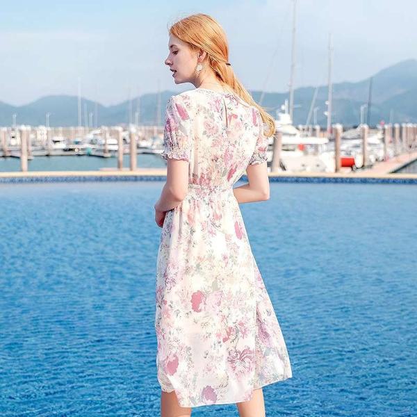 レディース　ボリュームスリーブ　花柄　ラウンドネック　ワンピース　ドレス　ミディ丈　春　夏　スカート　カジュアル　キュート　可愛い　フェミニン　きれいめ　上品　エレガント　おしゃれ　お出かけ　デイリー　普段着　ホワイト　S　M　L　XL　サイズ　送料無料