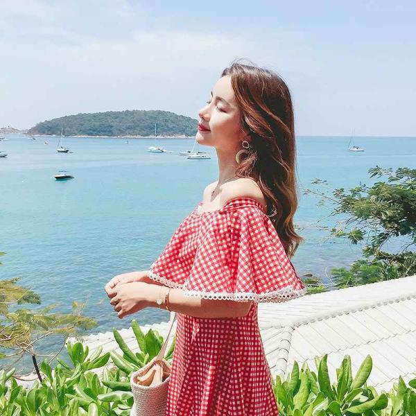 レディース ショルダーオフ ワンピース ラバティンカラー 膝丈 半袖 フレア フリル チェック カジュアル 大人可愛い フェミニン お出かけ デート デイリー 夏 リゾート レッド S M L 送料無料