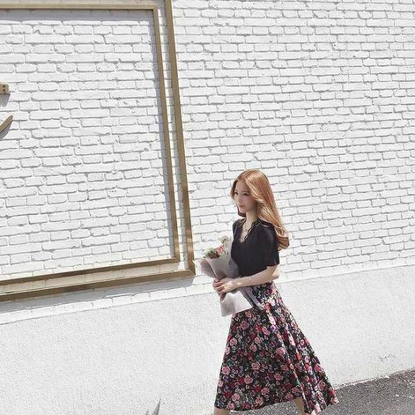 レディース ツーピース Vネック 半袖カットソー＆ロングスカート 無地 花柄 総柄 カジュアル 大人可愛い セクシー フェミニン オフィス デイリー お出かけ デート リゾート パープル ブラック S M L 送料無料