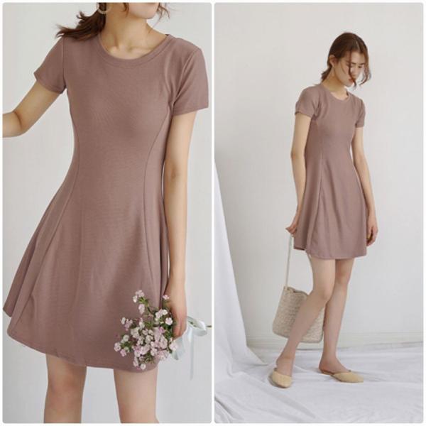 レディース ワンピース 半袖 ミニ丈 無地 ラウンドネック 春 夏 スカート カジュアル キュート 可愛い フェミニン きれいめ 上品 おしゃれ お出かけ デイリー 普段着 ブラック レッド カーキ グレー フリーサイズ ワンサイズ 送料無料
