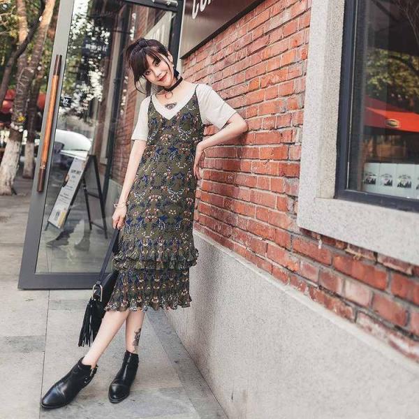 レディース キャミソールワンピース キャミワンピ Vネック 花柄 ボタニカル柄 ティアードスカート 春 夏 スカート カジュアル キュート 可愛い フェミニン きれいめ 上品 エレガント おしゃれ お出かけ お呼ばれ オリーブ S M サイズ 送料無料