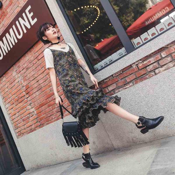 レディース キャミソールワンピース キャミワンピ Vネック 花柄 ボタニカル柄 ティアードスカート 春 夏 スカート カジュアル キュート 可愛い フェミニン きれいめ 上品 エレガント おしゃれ お出かけ お呼ばれ オリーブ S M サイズ 送料無料