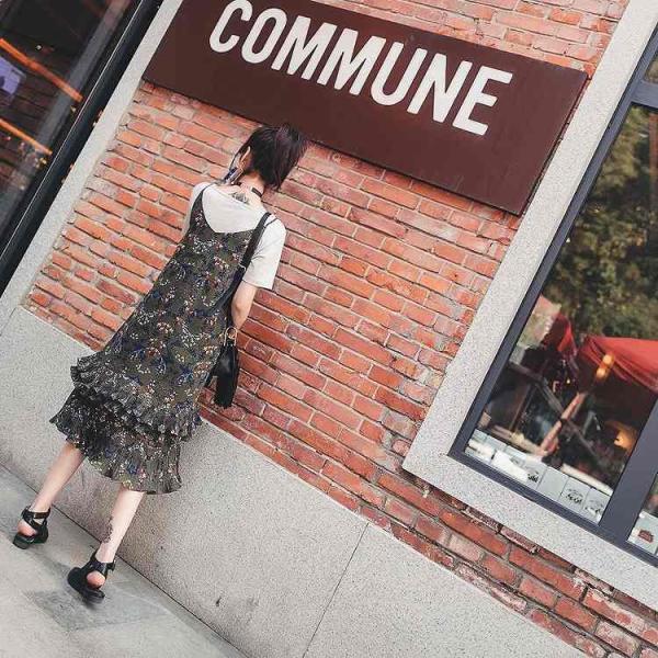 レディース キャミソールワンピース キャミワンピ Vネック 花柄 ボタニカル柄 ティアードスカート 春 夏 スカート カジュアル キュート 可愛い フェミニン きれいめ 上品 エレガント おしゃれ お出かけ お呼ばれ オリーブ S M サイズ 送料無料