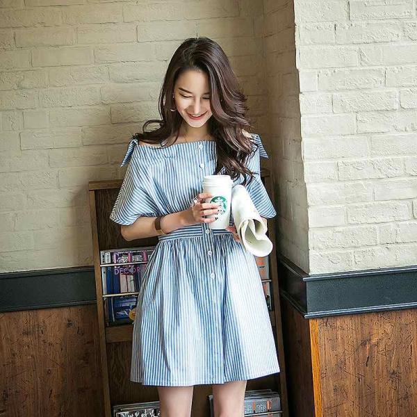 レディース ワンピース 肩出し 肩見せ オフショルダー 肩紐 ミニ丈 ストライプ 春 夏 スカート カジュアル キュート 可愛い フェミニン きれいめ 上品 エレガント おしゃれ お出かけ お呼ばれ ブルー×ホワイト S M L サイズ 送料無料