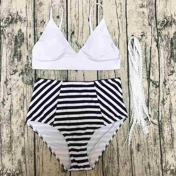 レディース　水着　ビキニ　セパレート　ボーダー　海　プール　スイミング　ビーチ　リゾート　マリン　海水浴　夏休み　旅行　可愛い　キュート　セクシー　女性　ホワイト　ブラック　S　M　L　XL　サイズ　送料無料