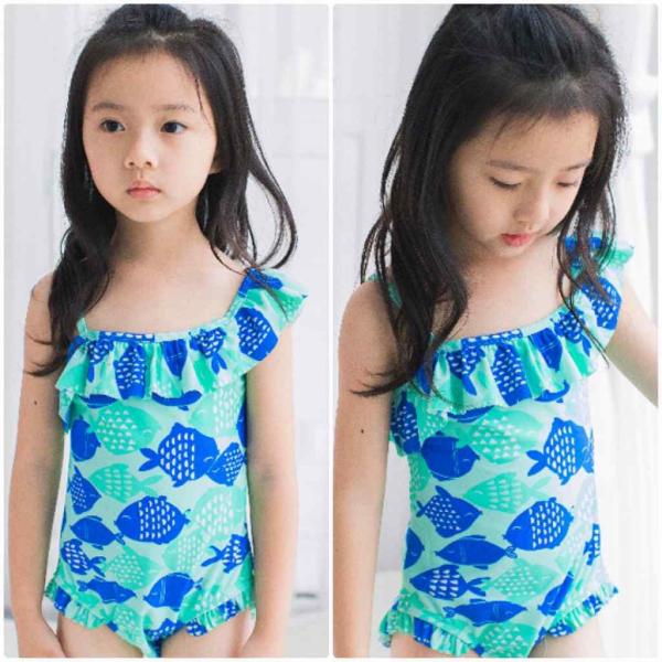 キッズ　ジュニア　女の子　子供　水着　ワンピース　魚柄　フリル　斜めショルダー　カジュアル　かわいい　キュート　海　プール　スイミング　スクール　ビーチ　リゾート　マリン　海水浴　ブルー　665　775　885　95　105　1112125　送料無料