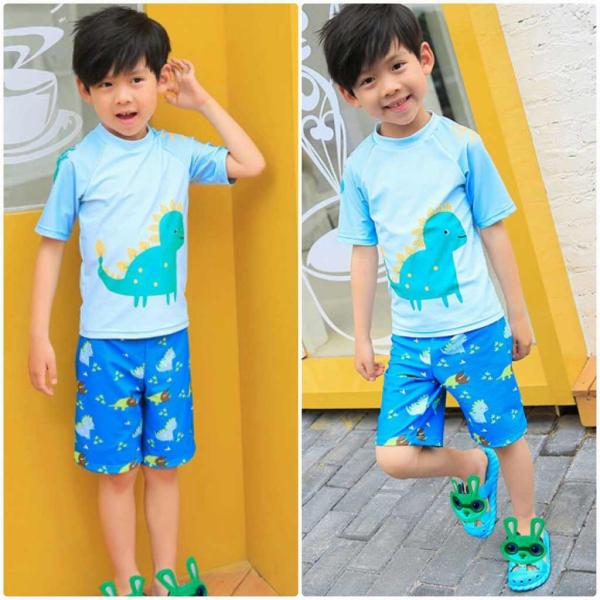 キッズ　ジュニア　男の子　子供　水着　半袖Tシャツ&ショートパンツ　日焼け防止　恐竜柄　カジュアル　かわいい　キュート　海　プール　スイミング　スクール　ビーチ　リゾート　マリン　海水浴　ブルー　S　M　L　XL　2XL　送料無料
