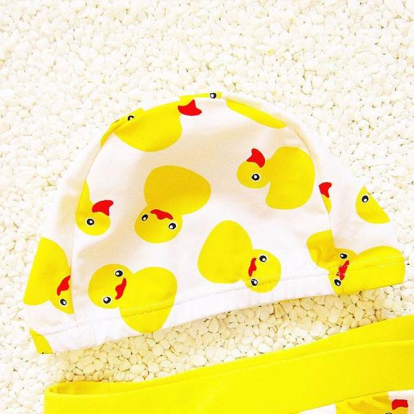 キッズ　男の子　水着　2点セット　帽子付き　アヒル柄　スイムキャップ　ショートパンツ　短パン　スイムパンツ　サーフパンツ　海　プール　水泳　スイミング　 スイムウェア　水遊び海水浴　夏休み　旅行　子供用　男児　男子　ジュニア　イエロー　送料無料