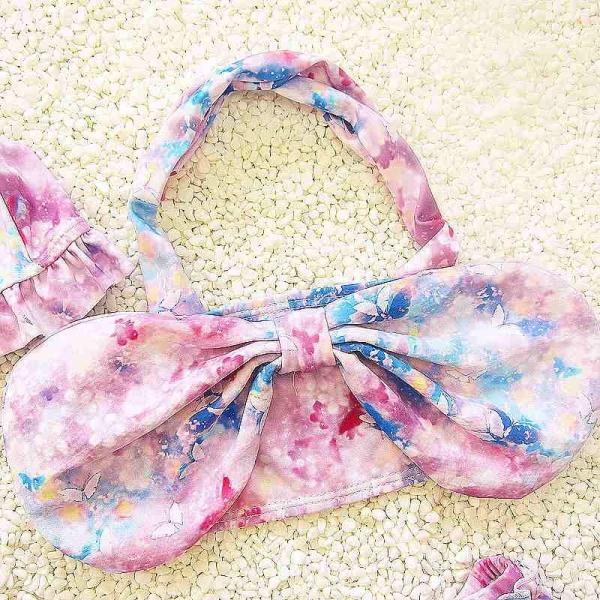 キッズ　女の子　水着　2点セット　帽子付き　ビキニ　フレア　花柄　リボン　ホルターネック　セパレート　海　プール　水泳　スイミング　 スイムウェア　水遊び　海水浴　夏休み　旅行　可愛い　キュート　子供用　女児　女子　ジュニア　ピンク　送料無料