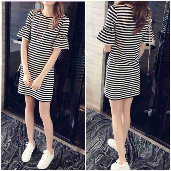 レディース　大きいサイズ　ボリュームスリーブ　フレアスリーブ　ボーダー　ミニ丈　スカート　トップス　カジュアル　キュート　大人　可愛い　フェミニン　おしゃれ　お出かけ　デイリー　普段着　ブラック×ホワイト　M　L　XL　2XL　3XL　送料無料